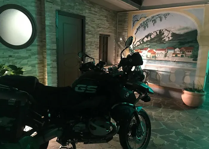 La Ca' Del Masenzi Massenzio's House (adults Only) 3* Лекко